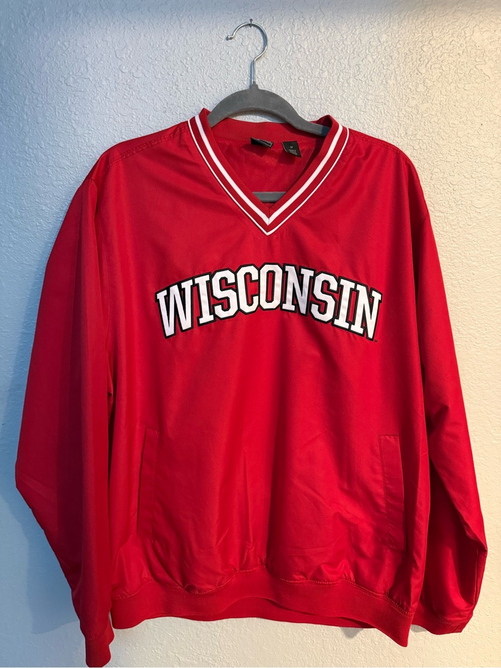 Wisconsin Red V-Neck Pullovers